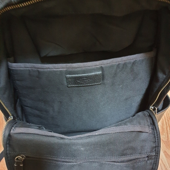 Fossil Messenger/Sling Bag - Picture 2 of 6